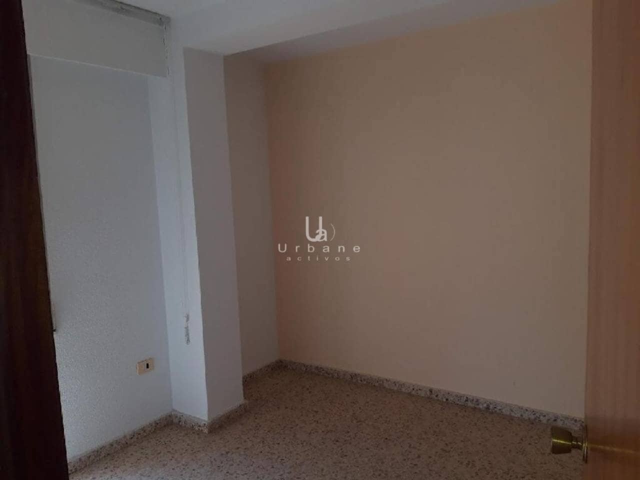 4 bedroom Flat for sale in Carcer - € 90,000 (Ref: 10042431)
