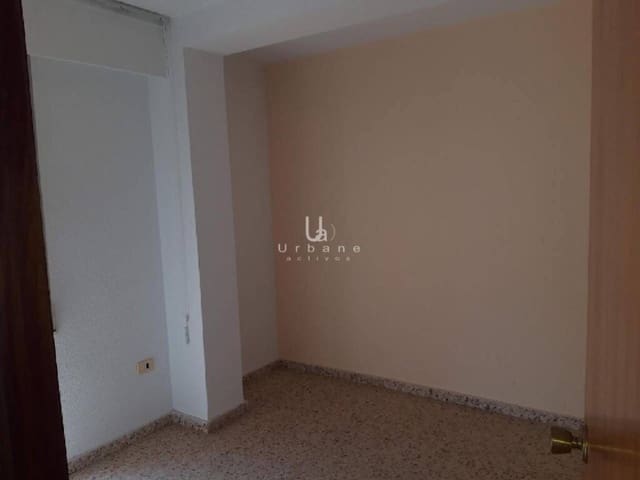4 bedroom Flat for sale in Cárcer - € 90,000 (Ref: 10042431)