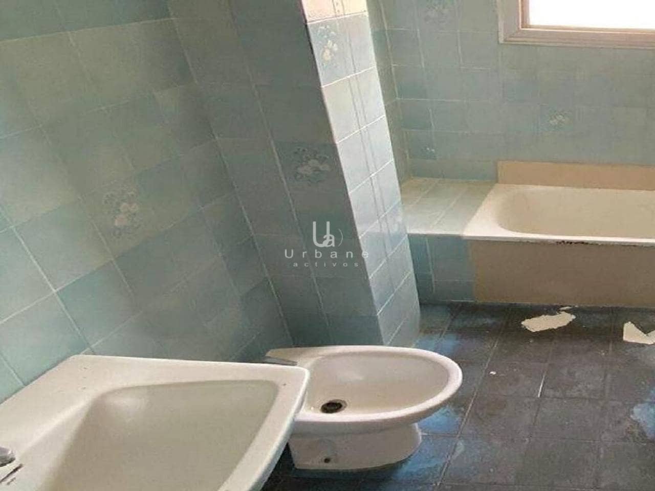 4 bedroom Flat for sale in Carcer - € 90,000 (Ref: 10042431)