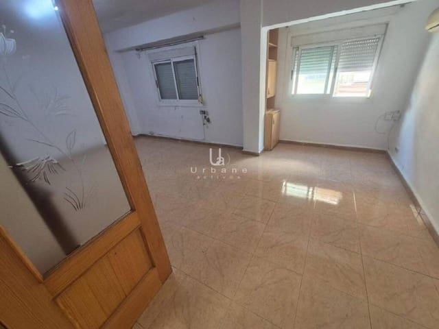 2 slaapkamer Flat te koop in Valencia stad - € 180.000 (Ref: 10042432)