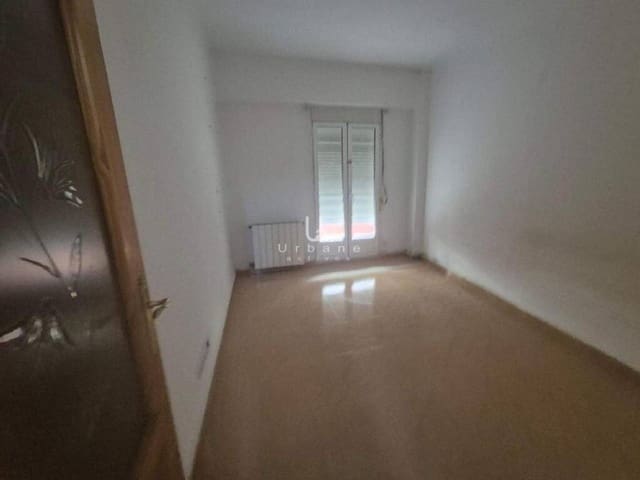 2 slaapkamer Flat te koop in Valencia stad - € 180.000 (Ref: 10042432)
