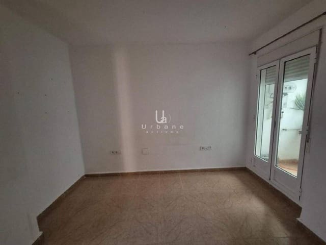 2 slaapkamer Flat te koop in Valencia stad - € 180.000 (Ref: 10042432)