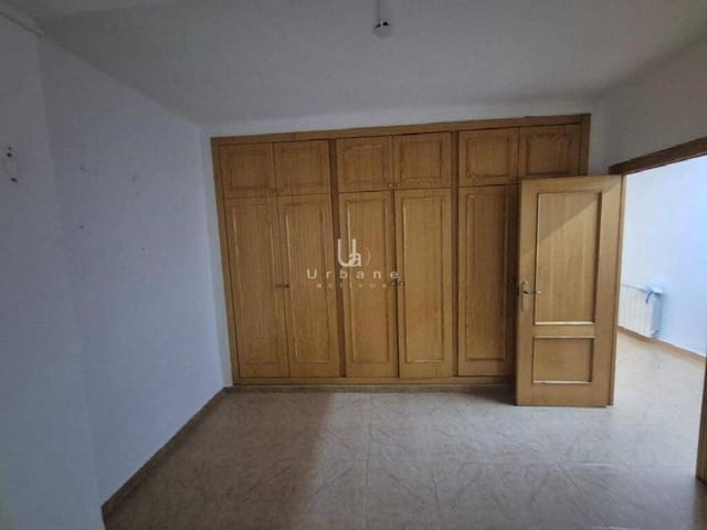 2 slaapkamer Flat te koop in Valencia stad - € 180.000 (Ref: 10042432)