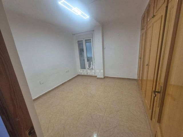 2 slaapkamer Flat te koop in Valencia stad - € 180.000 (Ref: 10042432)