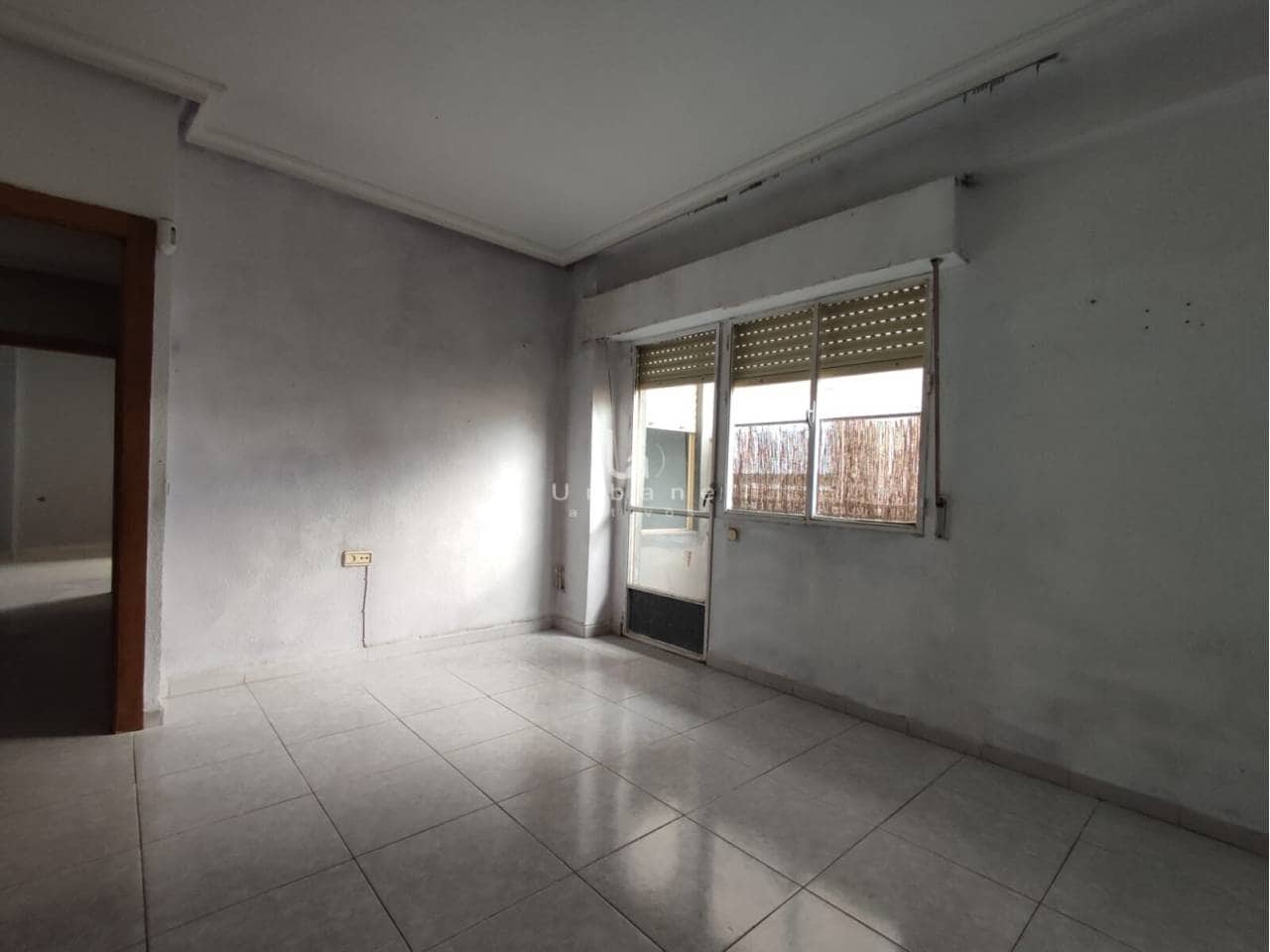 3 bedroom Flat for sale in Murcia city - € 85,000 (Ref: 10046612)