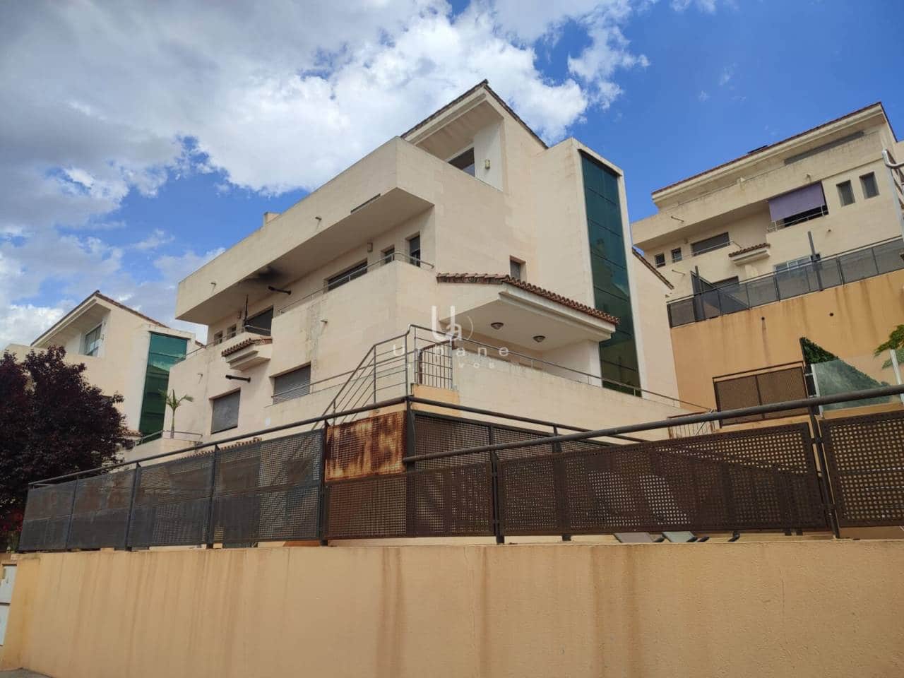4 bedroom Townhouse for sale in Altorreal with garage - € 359,000 (Ref: 10048593)