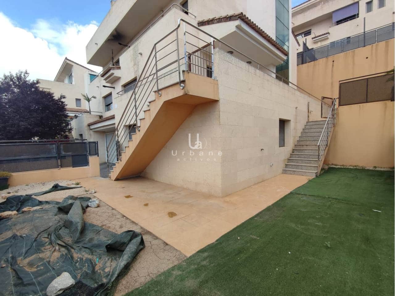 4 bedroom Townhouse for sale in Altorreal with garage - € 359,000 (Ref: 10048593)