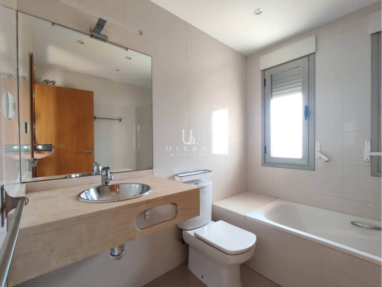 4 bedroom Townhouse for sale in Altorreal with garage - € 359,000 (Ref: 10048593)
