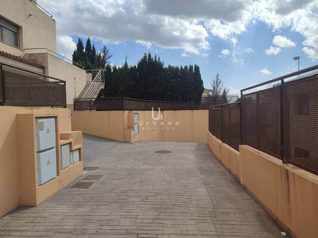 4 bedroom Townhouse for sale in Altorreal with garage - € 359,000 (Ref: 10048593)