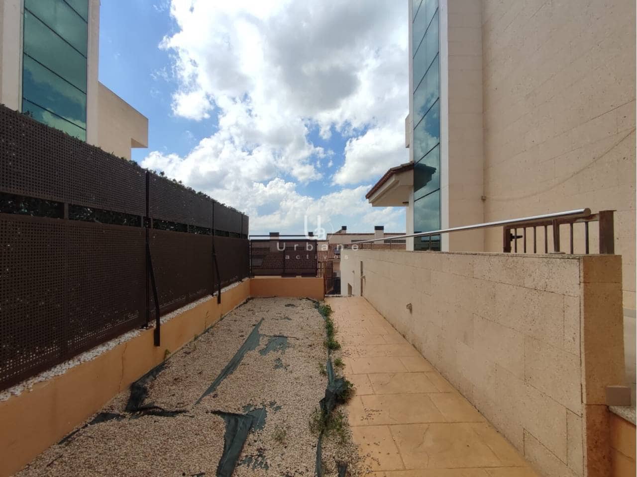 4 bedroom Townhouse for sale in Altorreal with garage - € 359,000 (Ref: 10048593)