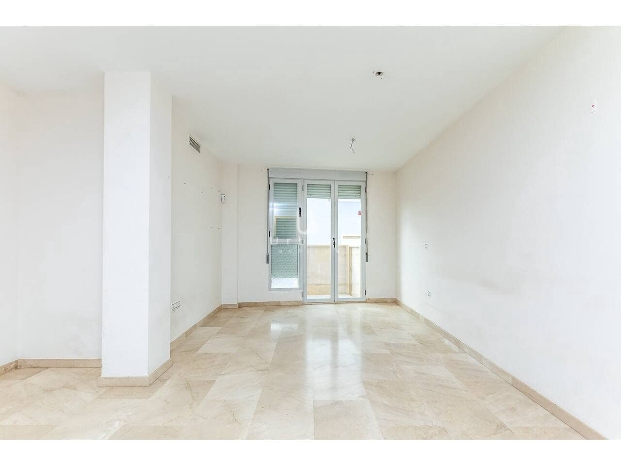 Piso de 3 habitaciones en Alginet en venta con garaje - 105.000 € (Ref: 10054588)
