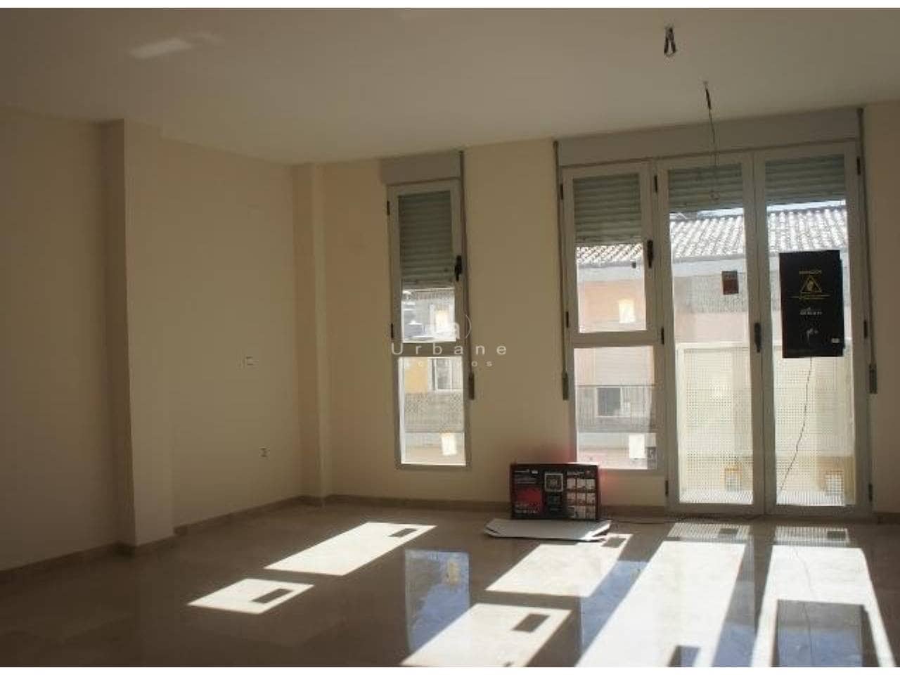 Piso de 3 habitaciones en Alginet en venta con garaje - 105.000 € (Ref: 10054588)