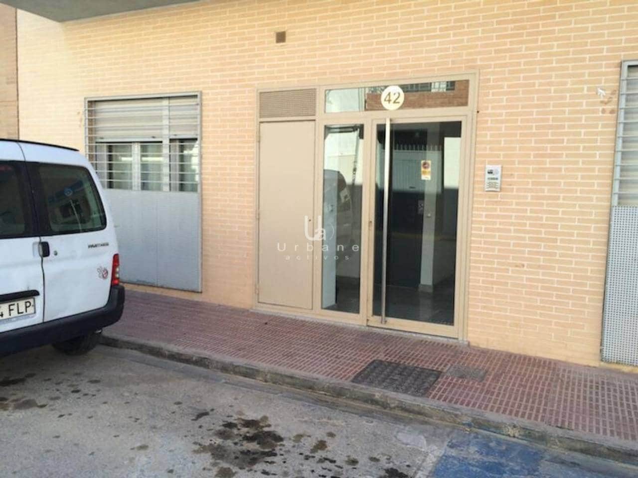 Piso de 3 habitaciones en Alginet en venta con garaje - 105.000 € (Ref: 10054588)