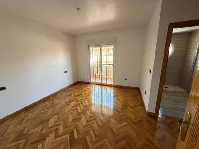 4 soveværelse Rækkehus til salg i Murcia by med garage - € 155.000 (Ref: 10063657)