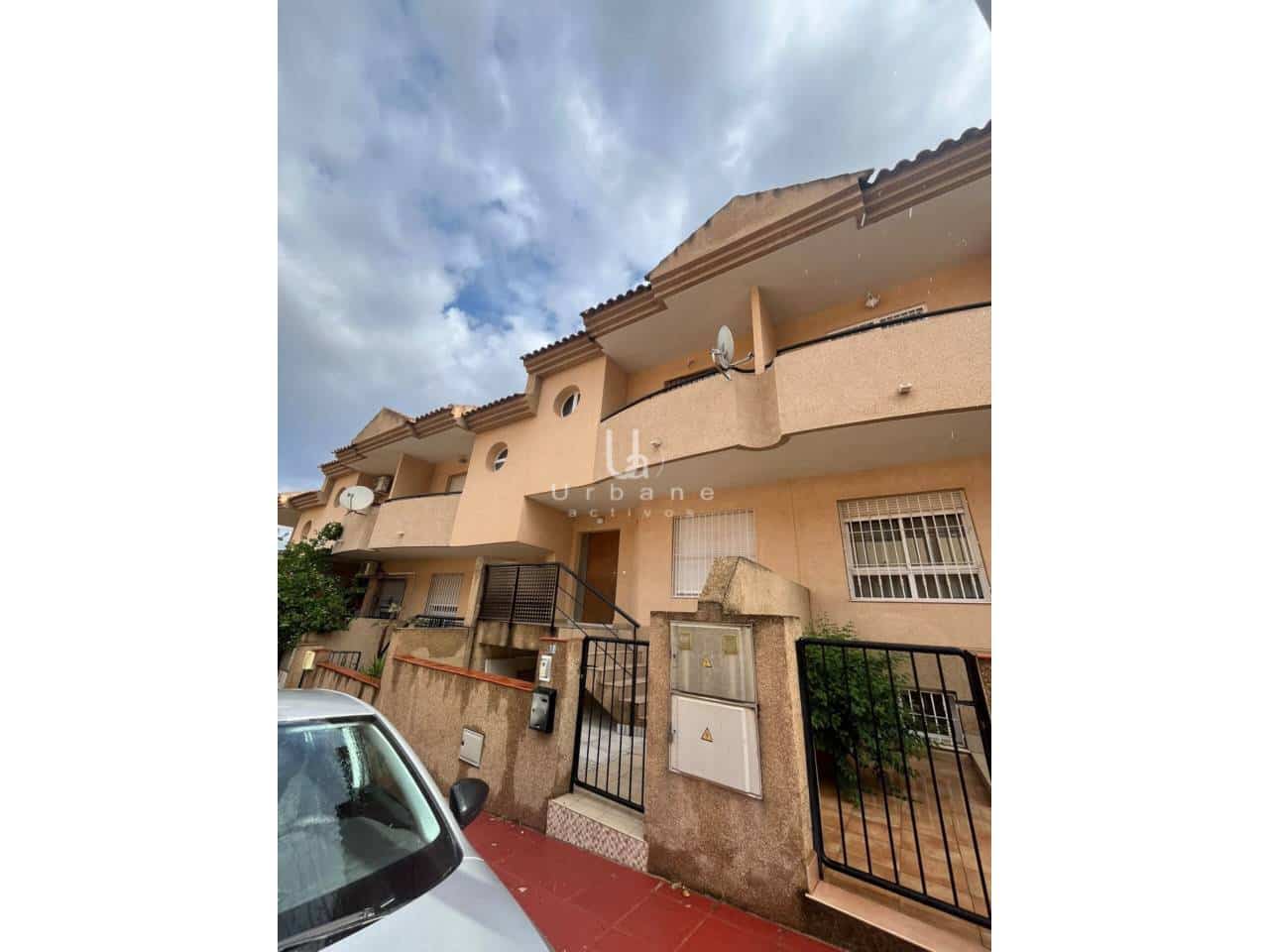 4 bedroom Terraced Villa for sale in Murcia city with garage - € 155,000 (Ref: 10063657)