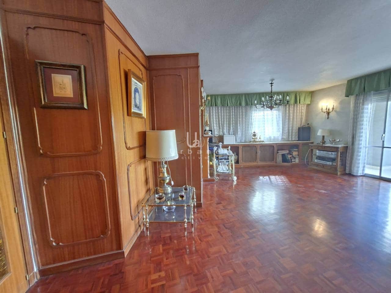 5 bedroom Flat for sale in Murcia city with garage - € 425,000 (Ref: 10160797)