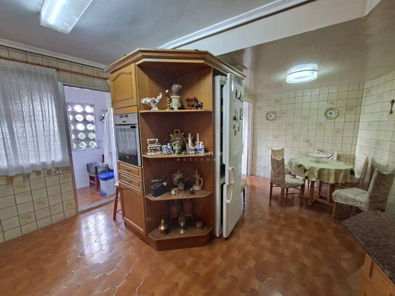 5 bedroom Flat for sale in Murcia city with garage - € 425,000 (Ref: 10160797)
