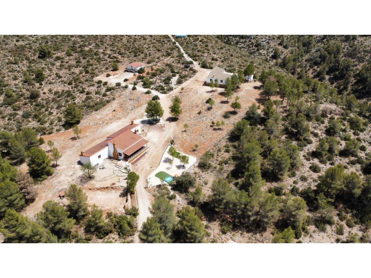 9 soveværelse Finca/Landehus til salg i Caravaca de la Cruz med swimmingpool garage - € 450.000 (Ref: 7524364)