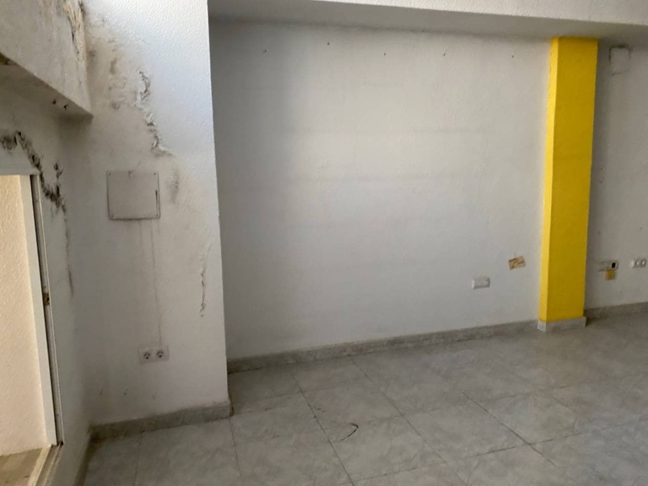 Commercial for sale in San Javier - € 87,000 (Ref: 7634537)