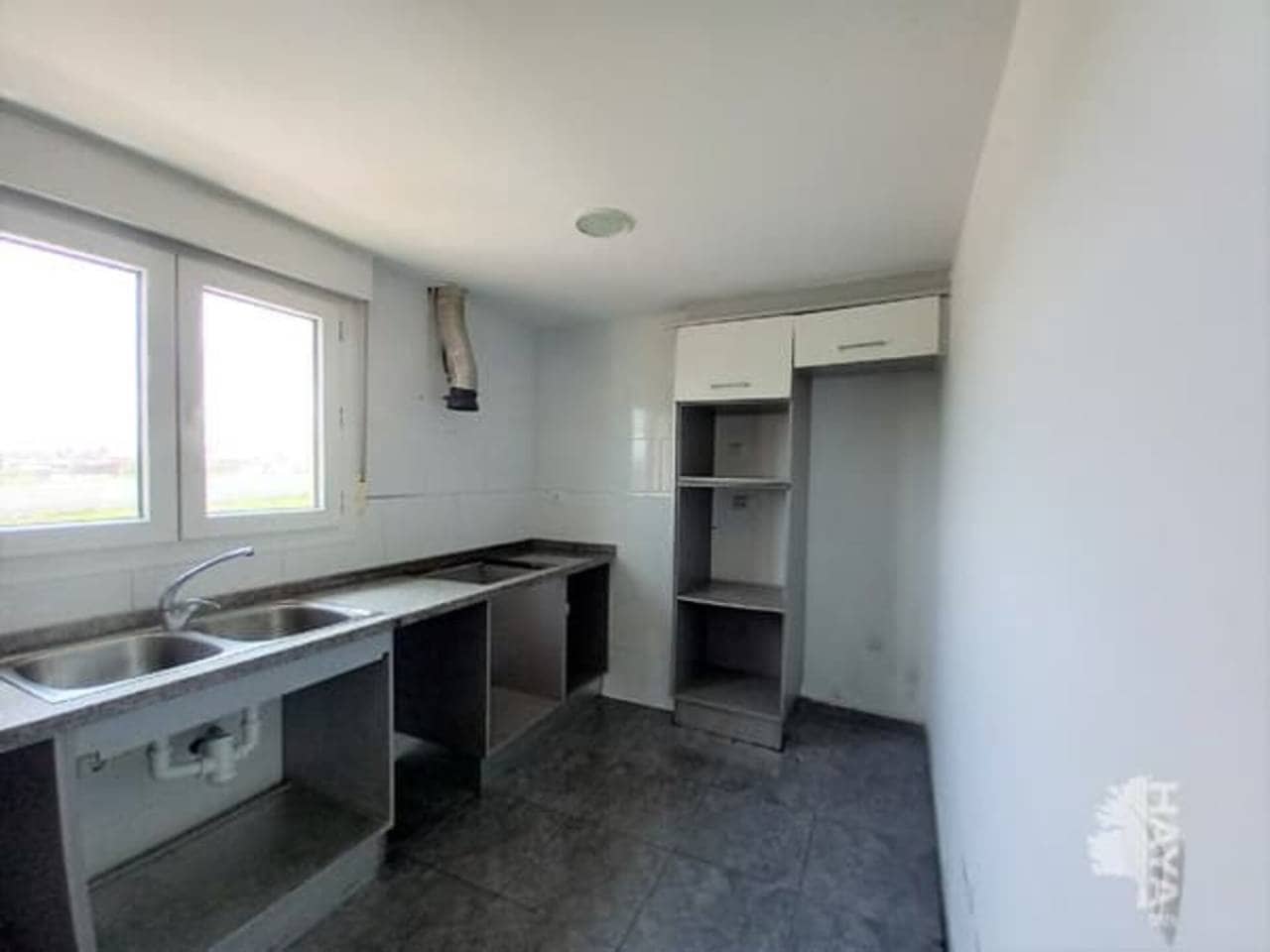 3 bedroom Flat for sale in Alzira with garage - € 107,500 (Ref: 7853993)