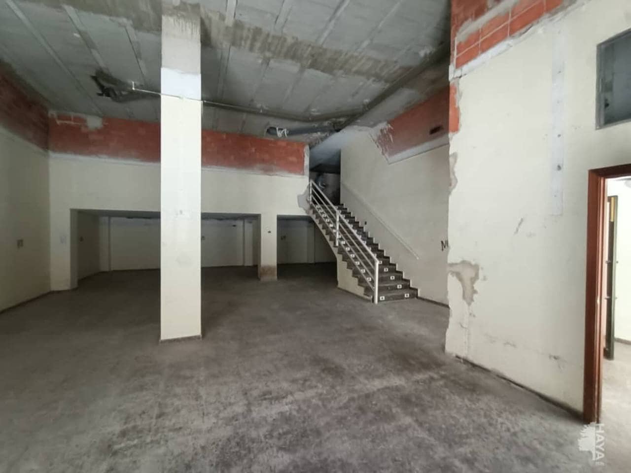 Commercial for sale in Torrefiel, Valencia city € 162,000 (Ref 8024292)