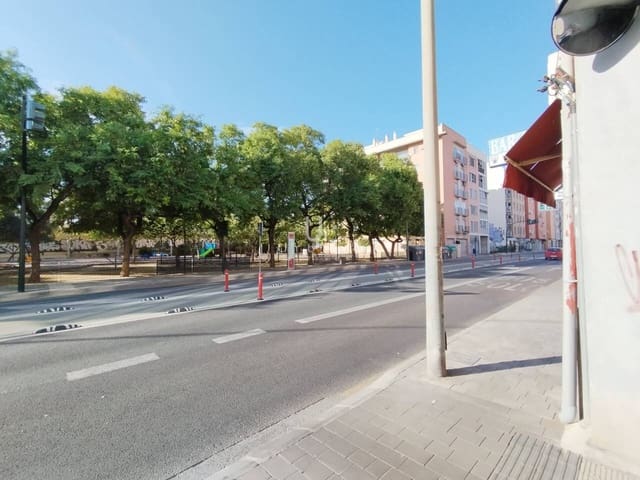 Commercieel te koop in San Pío X, Murcia stad met garage - € 147.000 (Ref: 8441305)