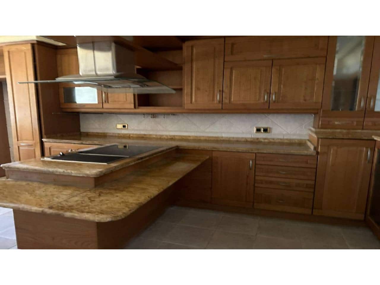 4 Zimmer Villa zu verkaufen in Torrevieja mit Pool Garage - 520.000 € (Ref: 8541741)