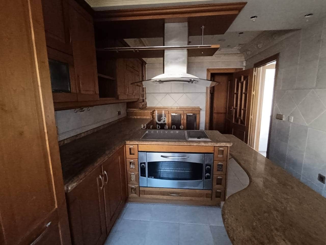 4 Zimmer Villa zu verkaufen in Torrevieja mit Pool Garage - 520.000 € (Ref: 8541741)