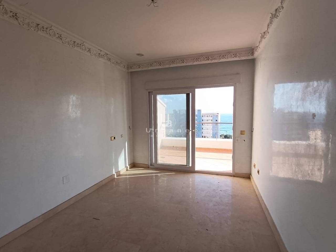 4 Zimmer Villa zu verkaufen in Torrevieja mit Pool Garage - 520.000 € (Ref: 8541741)