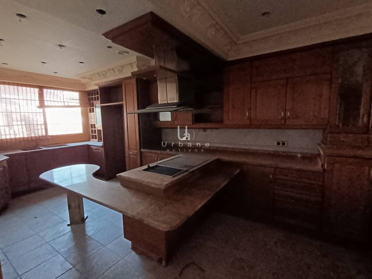 4 Zimmer Villa zu verkaufen in Torrevieja mit Pool Garage - 520.000 € (Ref: 8541741)
