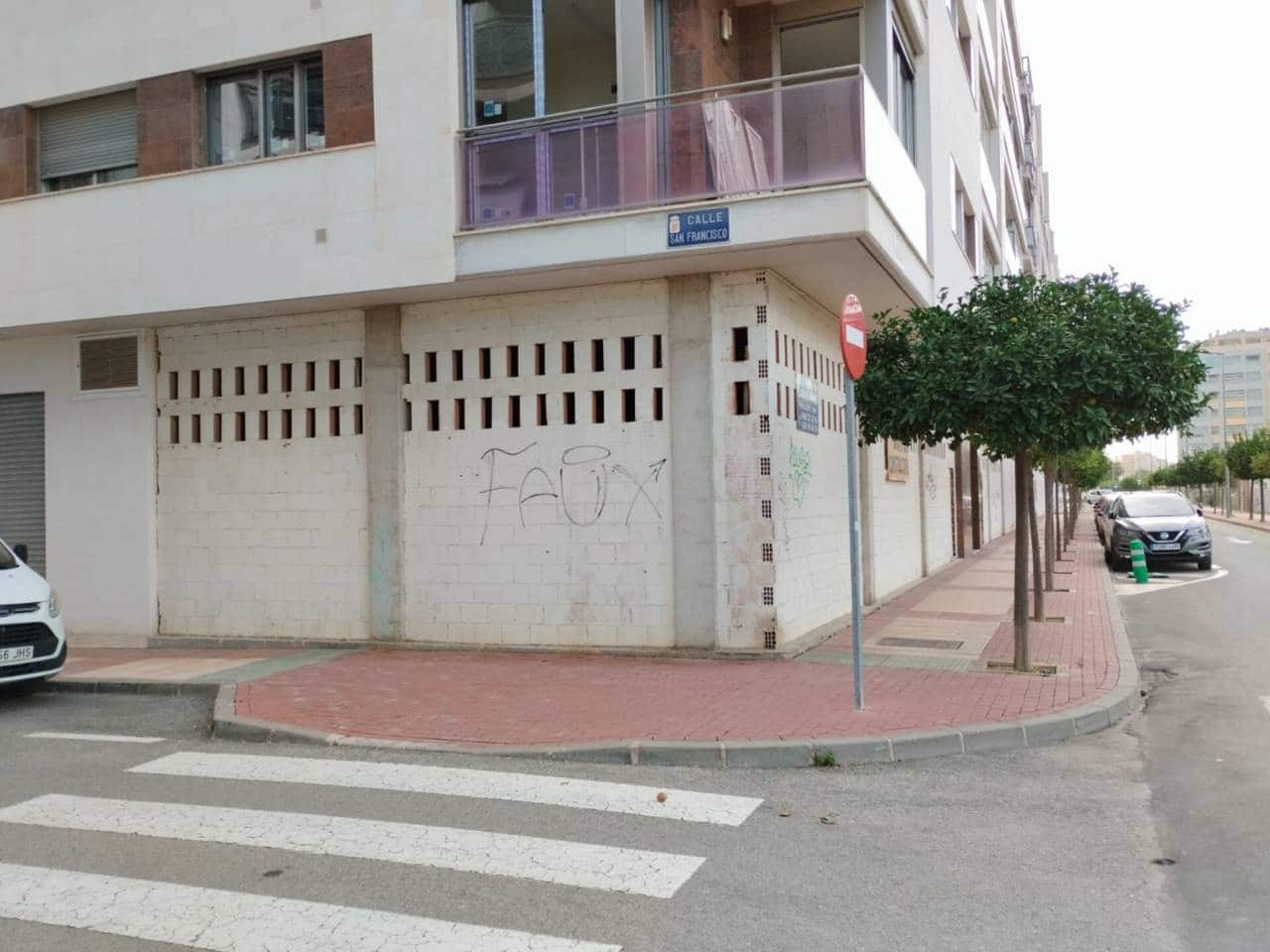 Erhverv til salg i Murcia by med garage - € 200.000 (Ref: 8679255)