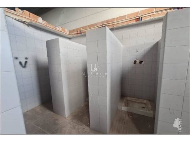 Business for sale in Alzira - € 593,100 (Ref: 8797121)