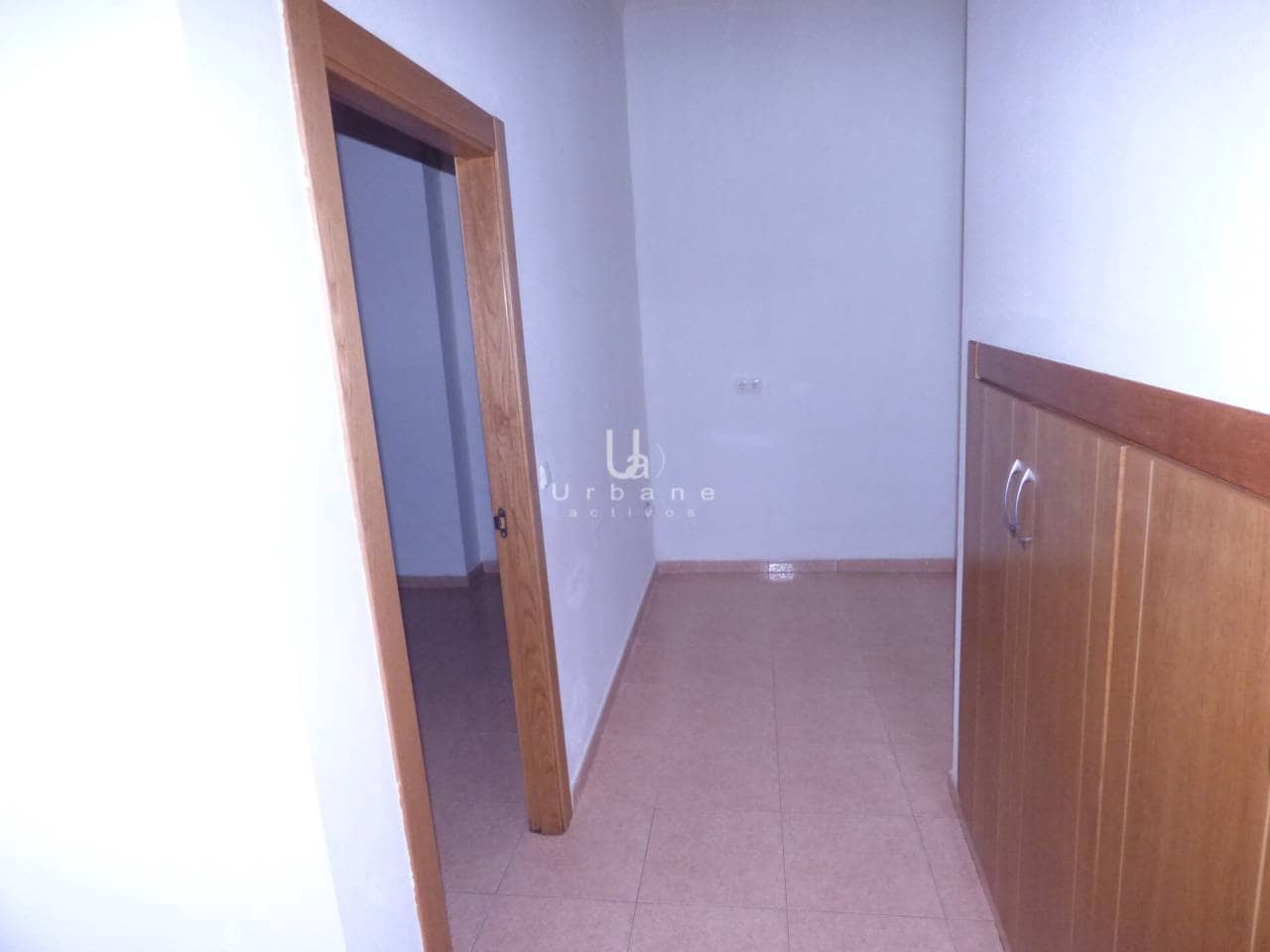 Commercial for sale in Jumilla - € 115,000 (Ref: 8804001)