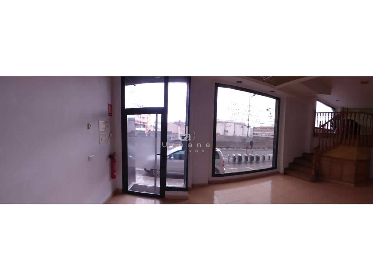 Commercial for sale in Jumilla - € 115,000 (Ref: 8804001)