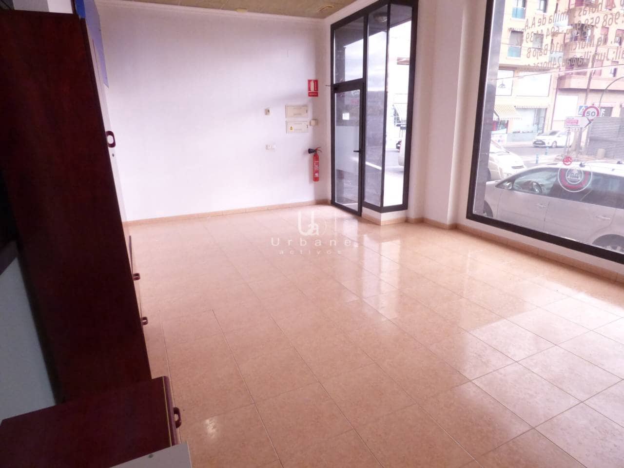 Commercial for sale in Jumilla - € 115,000 (Ref: 8804001)