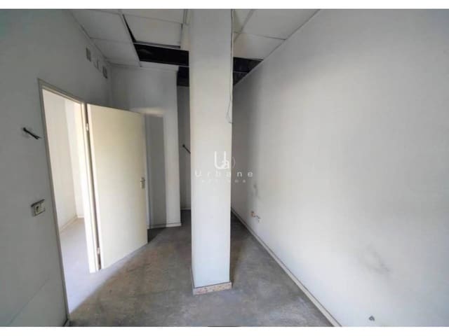 Kommersiell til salgs i Murcia by med garasje - € 76 000 (Ref: 8821594)