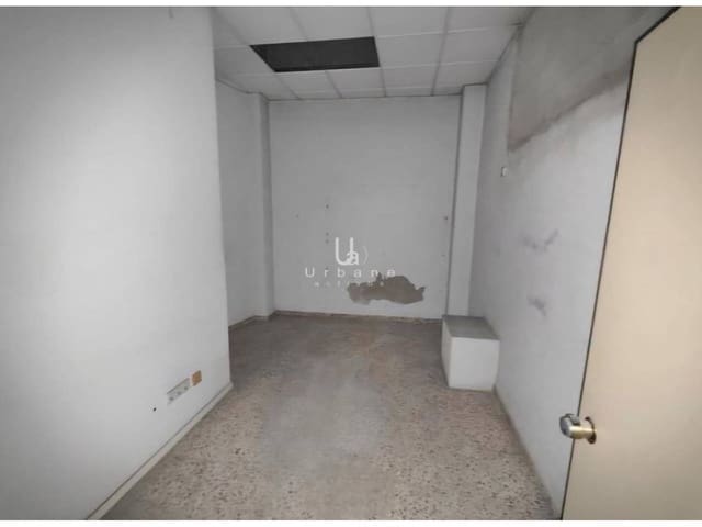 Kommersiell til salgs i Murcia by med garasje - € 76 000 (Ref: 8821594)