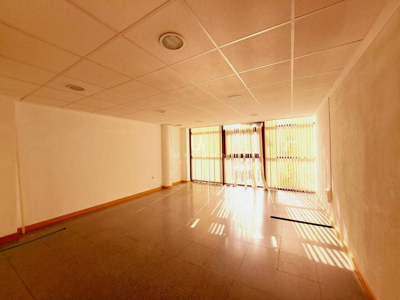 Kontor til salgs i Murcia by med garasje - € 310 000 (Ref: 8879347)