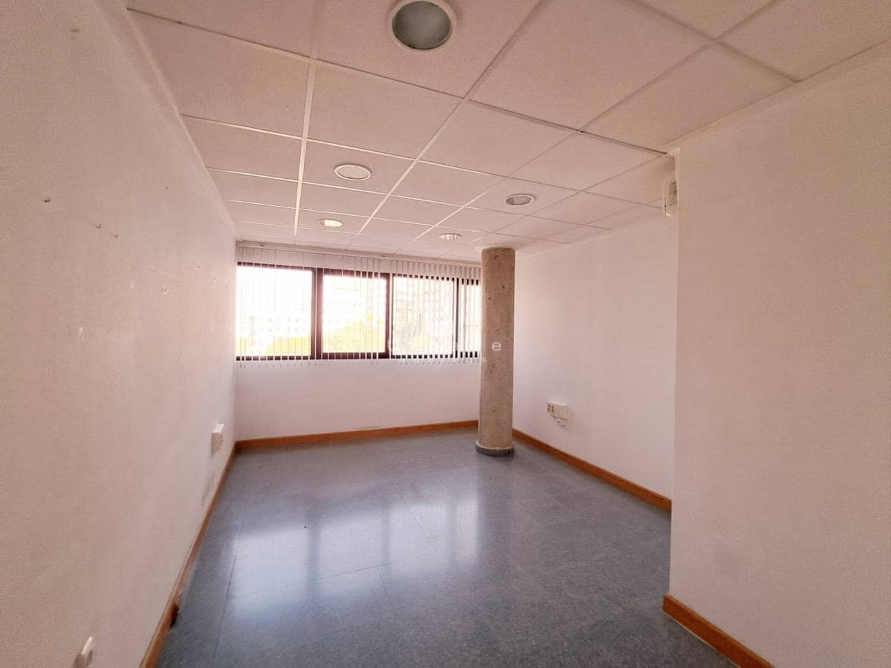 Kontor til salgs i Murcia by med garasje - € 310 000 (Ref: 8879347)