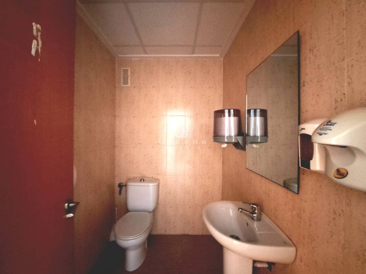 Kontor til salgs i Murcia by med garasje - € 310 000 (Ref: 8879347)