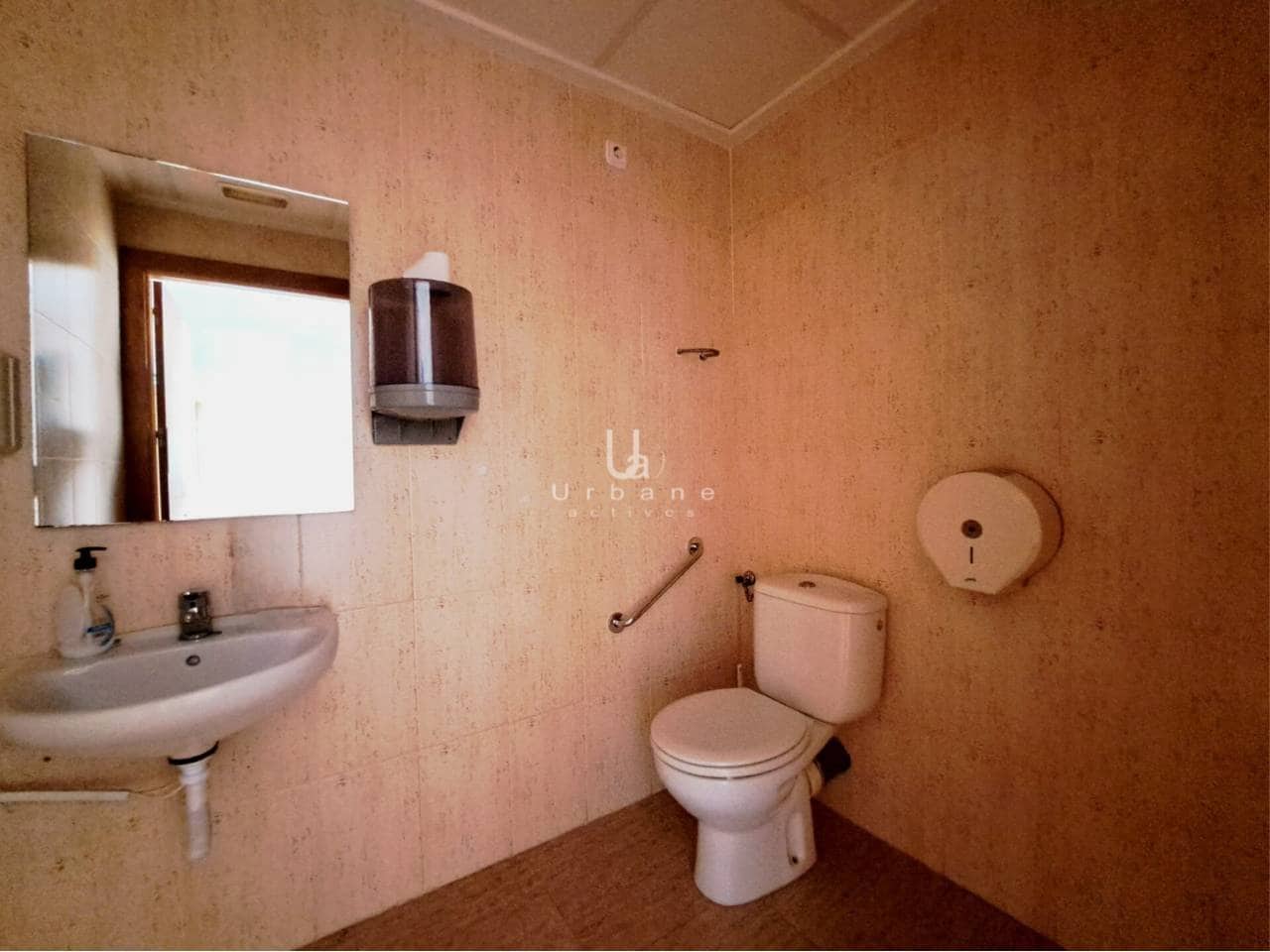 Kontor til salgs i Murcia by med garasje - € 310 000 (Ref: 8879347)