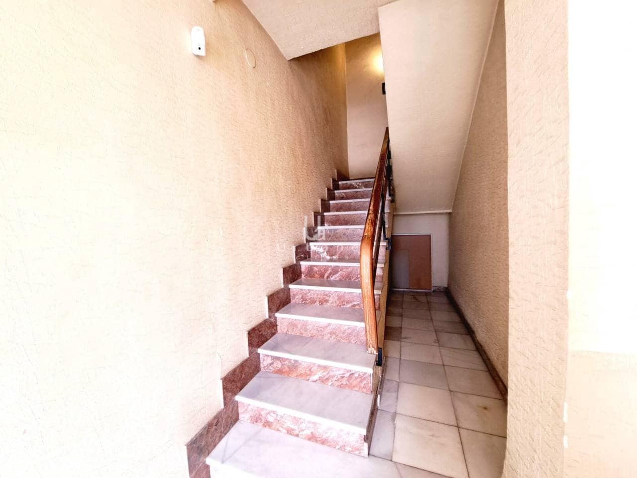 7 soveværelse Villa til salg i Murcia by med garage - € 190.000 (Ref: 8914710)