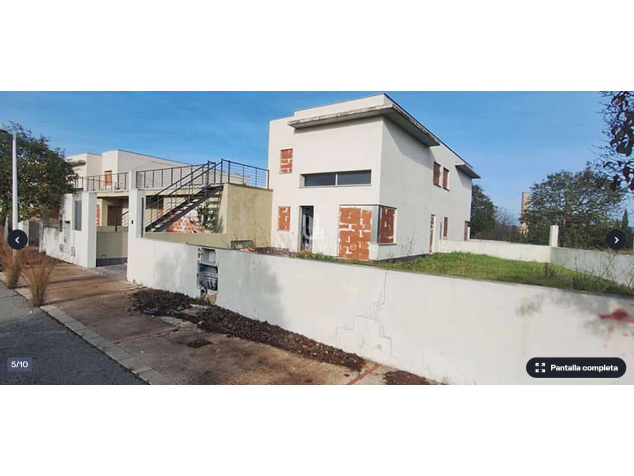 Maison de Ville à vendre à Carcer - 2 380 200 € (Ref: 8971000)