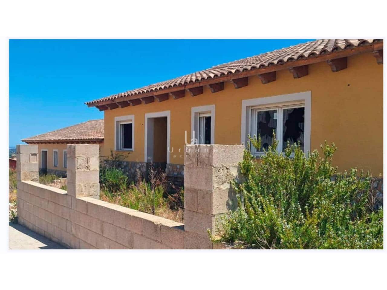 Byhus til salg i L'Enova - € 879.700 (Ref: 8971001)