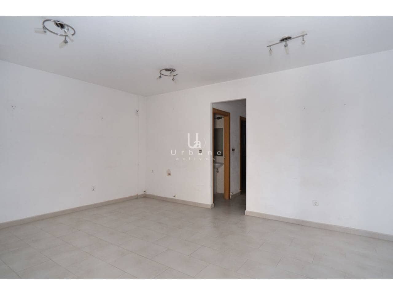 4 makuuhuone Rivitalo myytävänä paikassa Roda mukana uima-altaan 
autotalli - 190 000 € (Ref: 8985393)