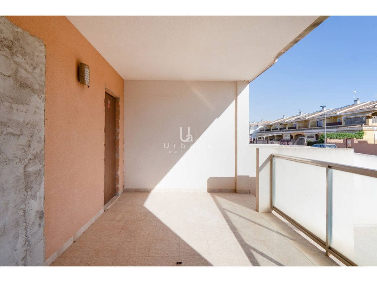 4 makuuhuone Rivitalo myytävänä paikassa Roda mukana uima-altaan 
autotalli - 190 000 € (Ref: 8985393)