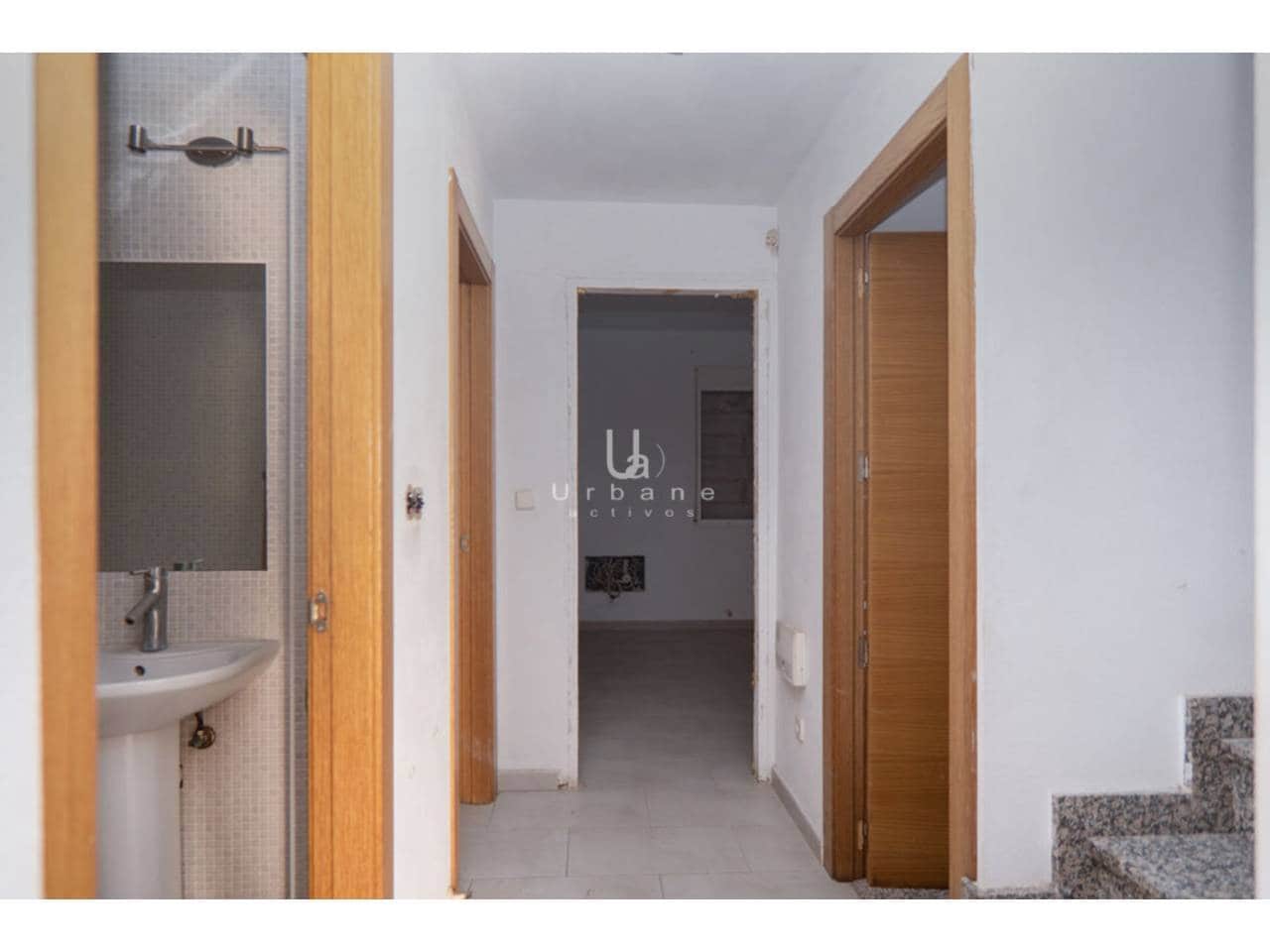 4 makuuhuone Rivitalo myytävänä paikassa Roda mukana uima-altaan 
autotalli - 190 000 € (Ref: 8985393)