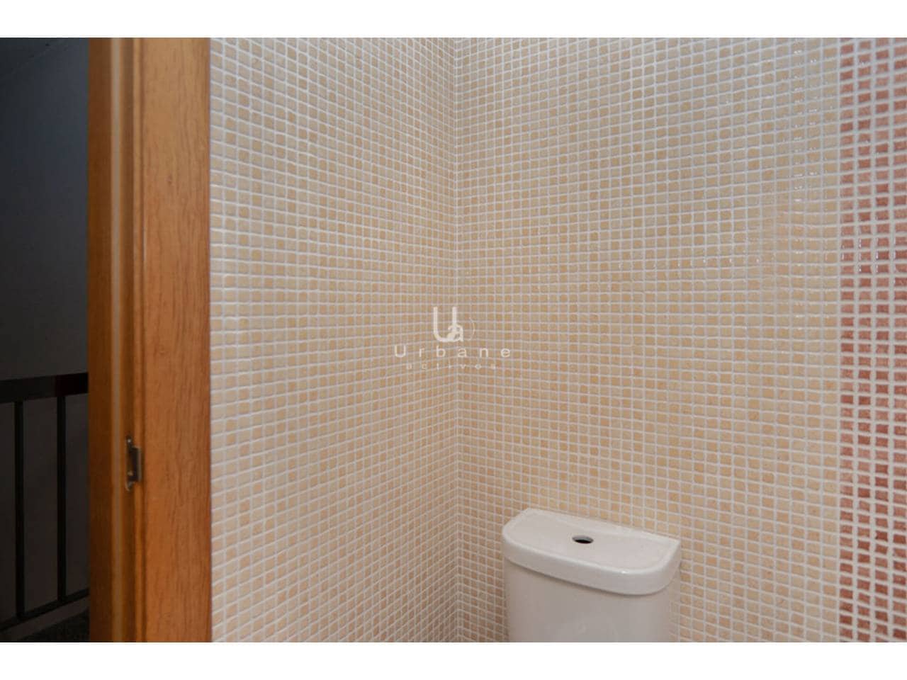 4 makuuhuone Rivitalo myytävänä paikassa Roda mukana uima-altaan 
autotalli - 190 000 € (Ref: 8985393)