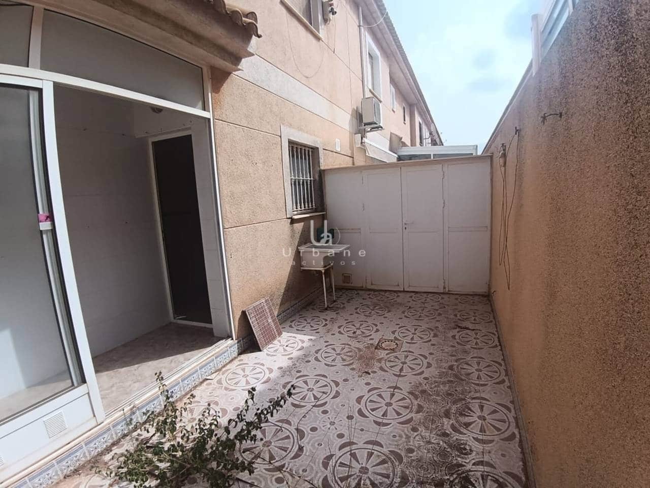 3 soveværelse Rækkehus til salg i Los Urrutias med swimmingpool garage - € 135.000 (Ref: 9095008)