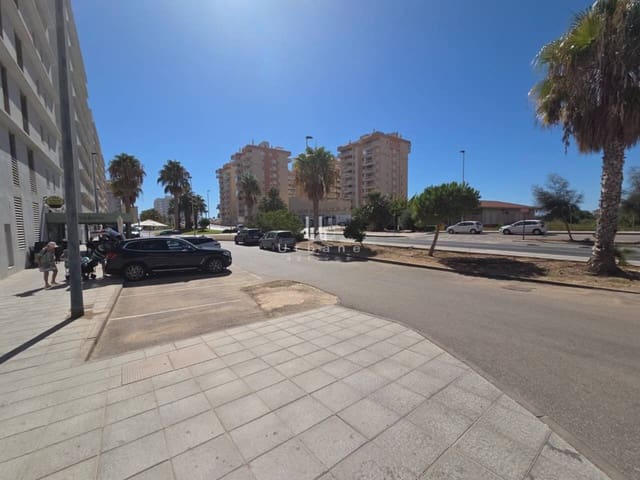 Commercial for sale in La Manga del Mar Menor - € 115,000 (Ref: 9204191)